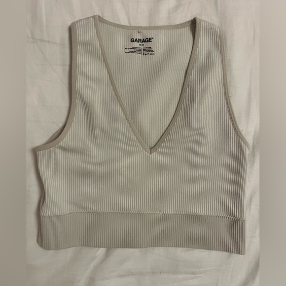 White crop top - Picture 1 of 2